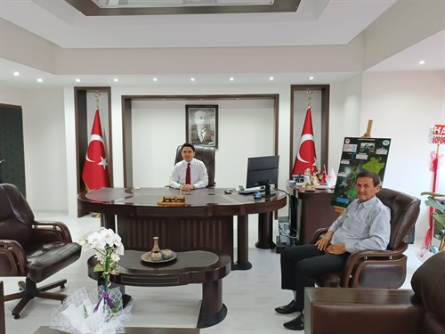 Adalet ve Kalkınma Partisi İmamoğlu İlçe Başkanı Hakkı DOĞANER Sayın Kaymakamımızı makamında ziyaret etti.